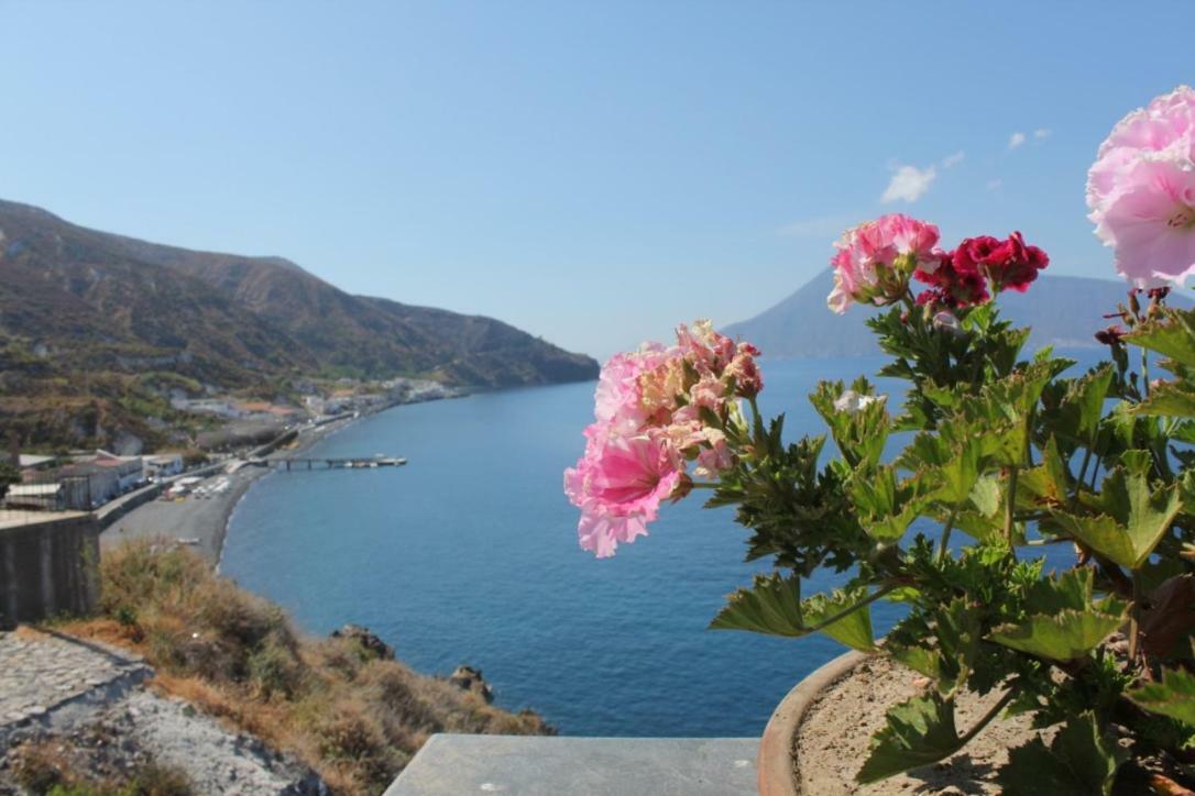 Nerossidiana Sul Mare Di Lipari Apartamento Exterior foto